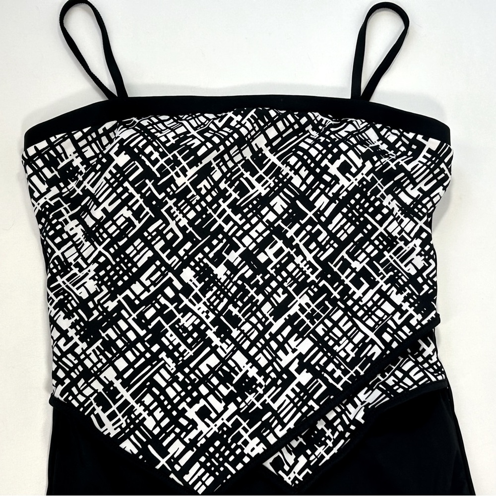It Figures! One-Piece Geometric Swimsuit Size 12 Women's - Picture 2 of 9